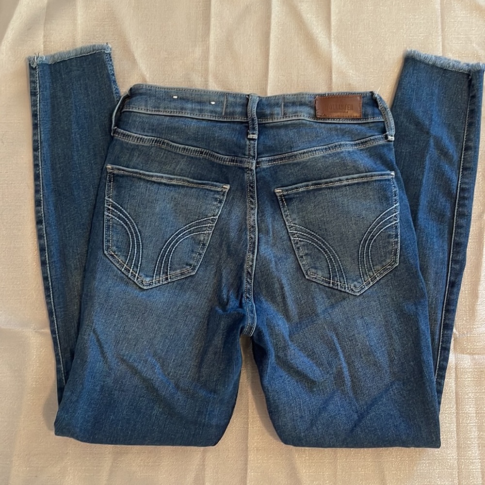 Hollister Co Medium Wash Curvy High Rise Super Skinny Leggings